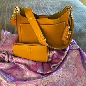 Tory Burch Thea Brown leather bag with matching wallet.